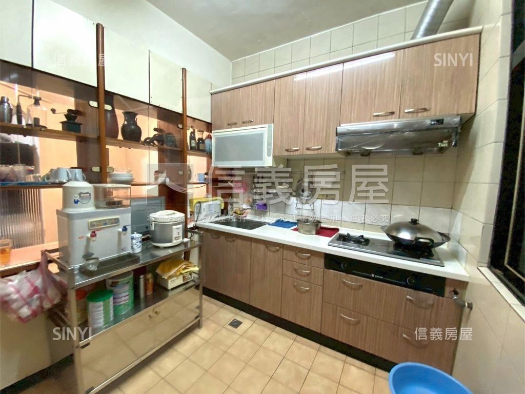 大坪林公寓邊間３房房屋室內格局與周邊環境