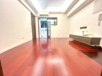 民生建成花園小家庭