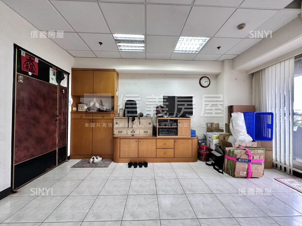 ★現代啟示近捷運電梯三房房屋室內格局與周邊環境