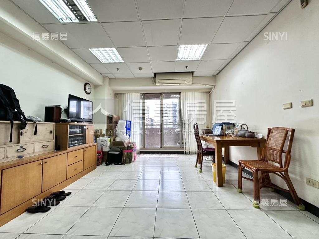 ★現代啟示近捷運電梯三房房屋室內格局與周邊環境