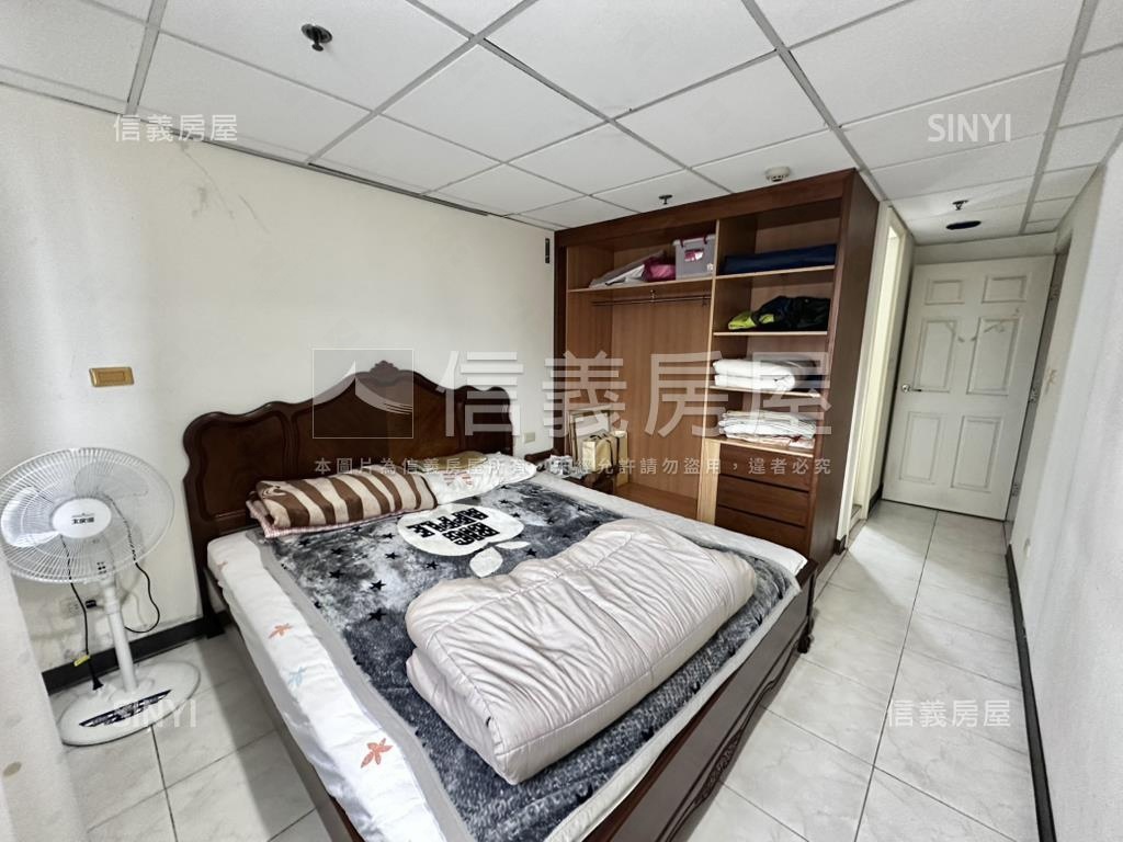 ★現代啟示近捷運電梯三房房屋室內格局與周邊環境