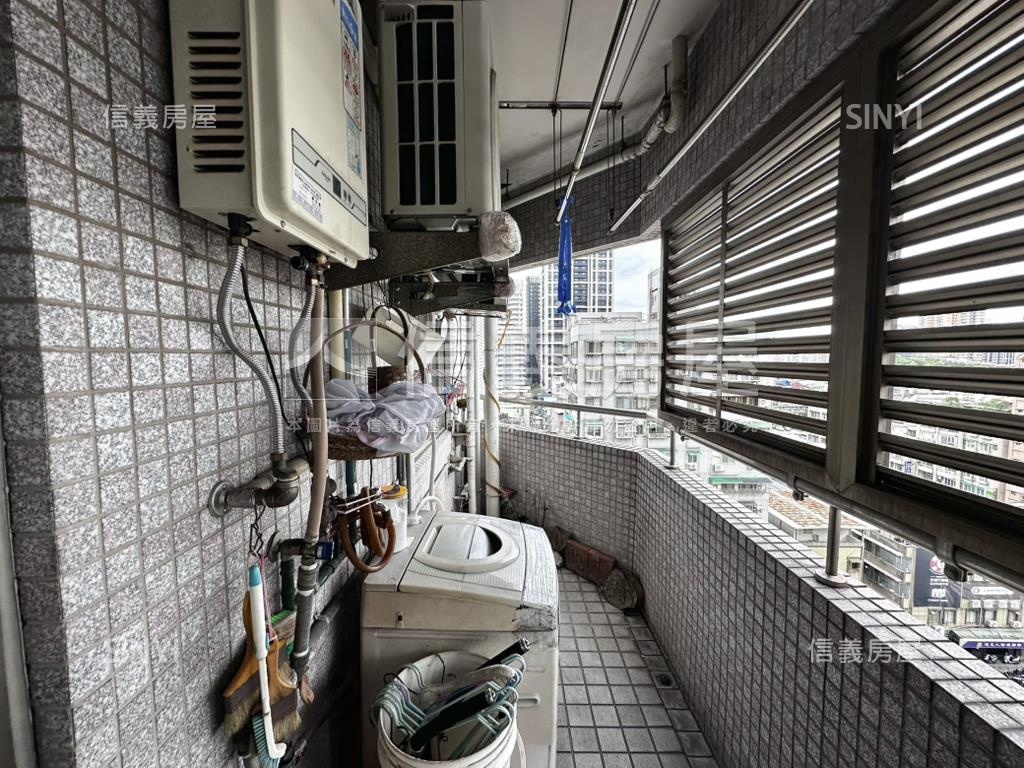 ★現代啟示近捷運電梯三房房屋室內格局與周邊環境