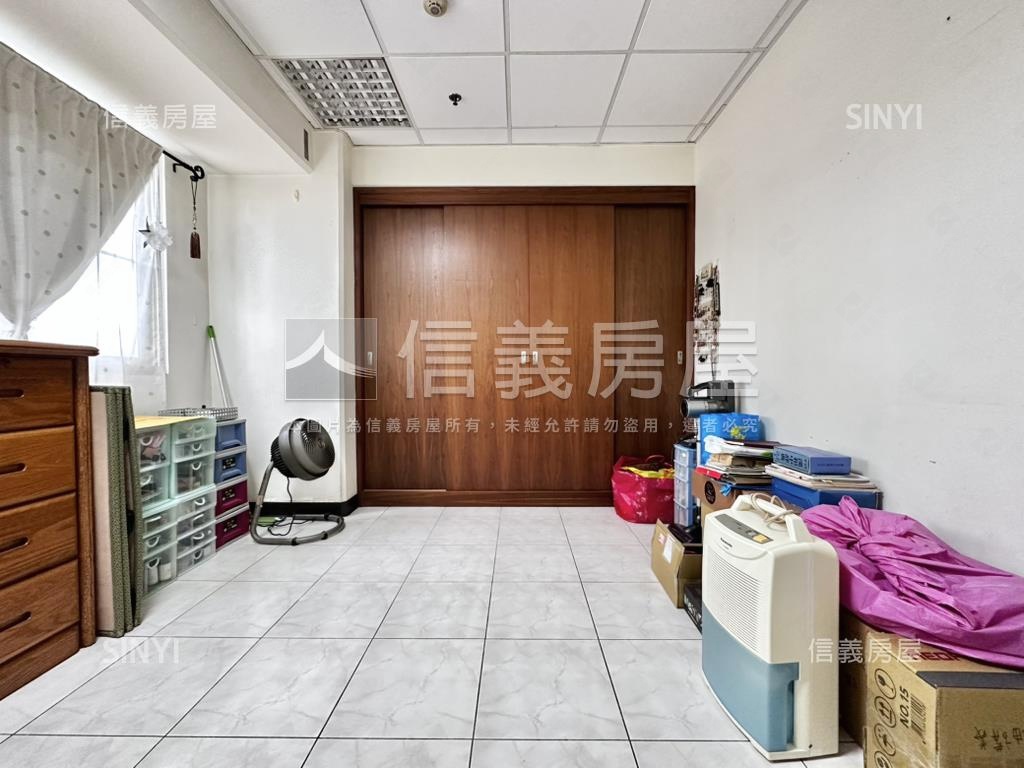 ★現代啟示近捷運電梯三房房屋室內格局與周邊環境