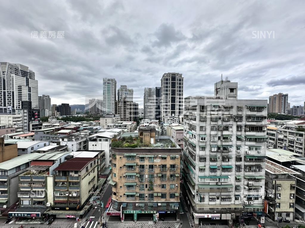 ★現代啟示近捷運電梯三房房屋室內格局與周邊環境