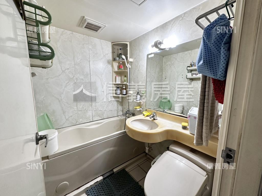 ★現代啟示近捷運電梯三房房屋室內格局與周邊環境