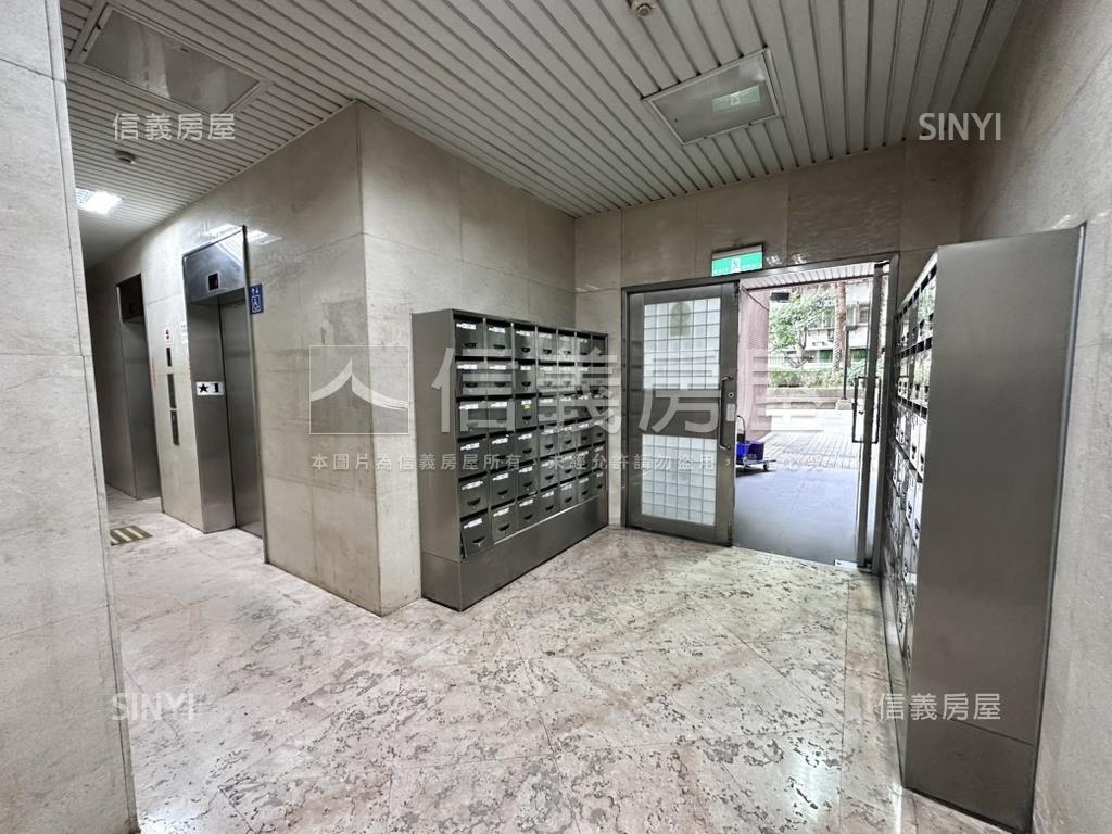 ★現代啟示近捷運電梯三房房屋室內格局與周邊環境