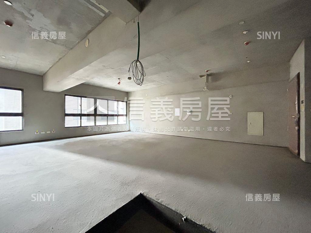 親家愛敦閣高樓毛胚未住房屋室內格局與周邊環境