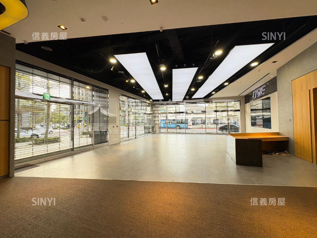 ♛內科門面旗艦店霸房屋室內格局與周邊環境