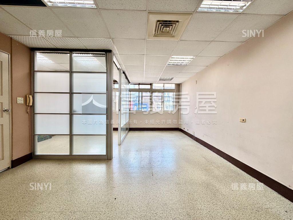 專任低總價三樓稀有釋出房屋室內格局與周邊環境