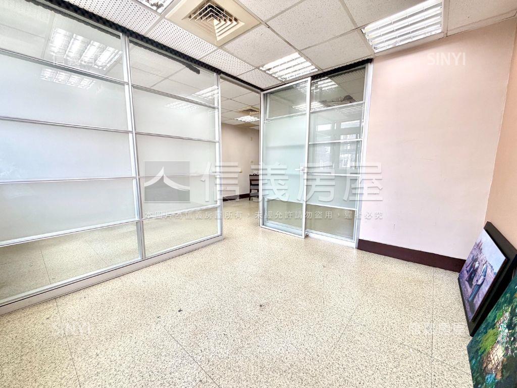 專任低總價三樓稀有釋出房屋室內格局與周邊環境