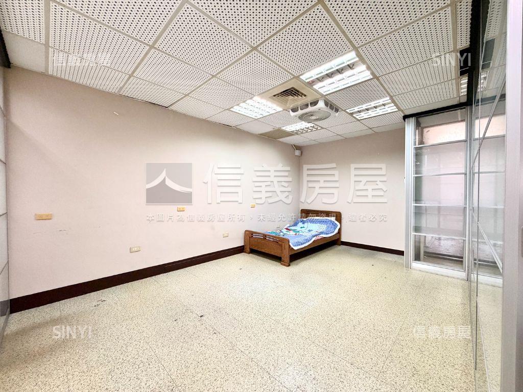 專任低總價三樓稀有釋出房屋室內格局與周邊環境