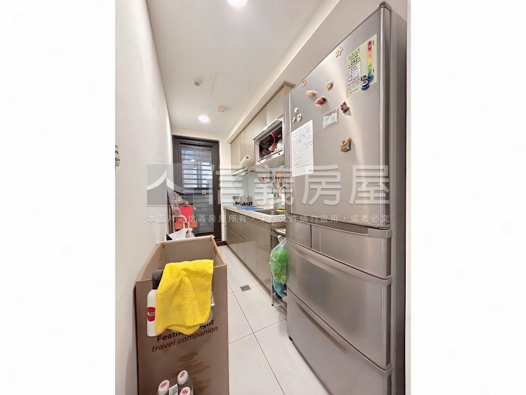 展志學兩房車位房屋室內格局與周邊環境