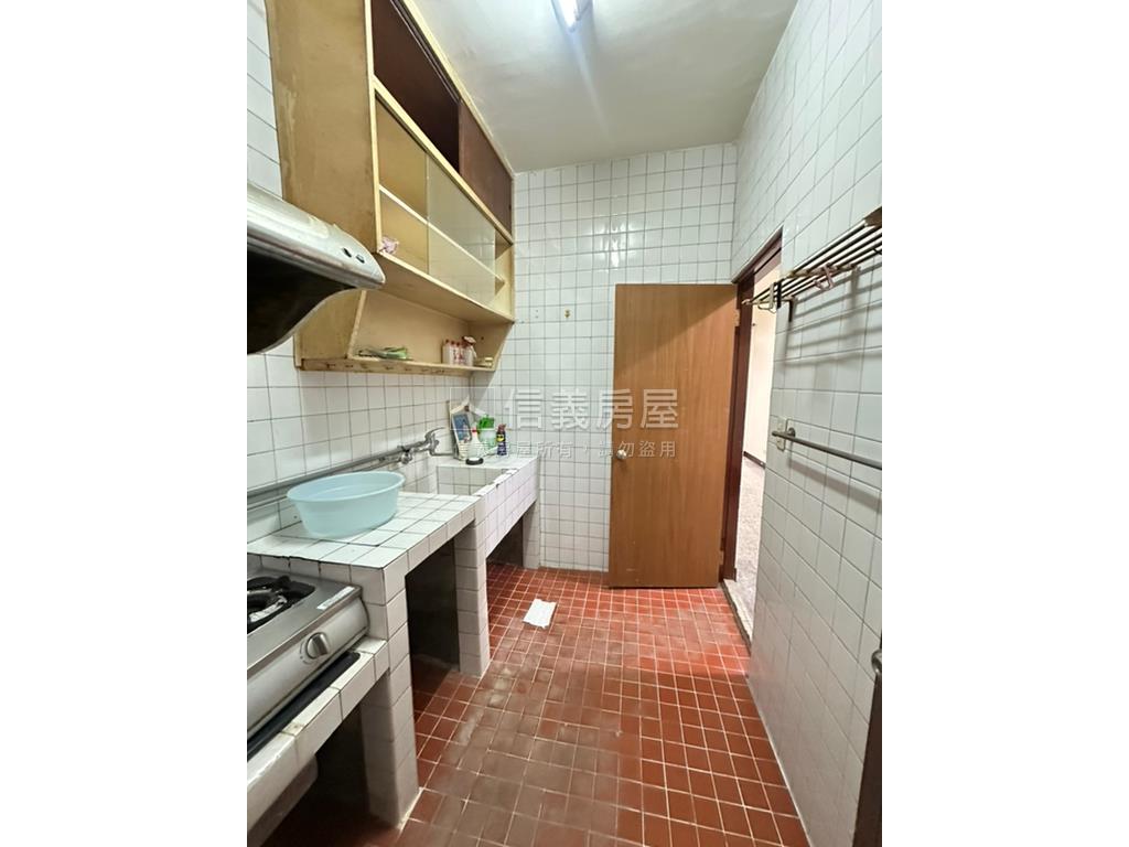新店大坪林．漂亮靜巷一樓房屋室內格局與周邊環境