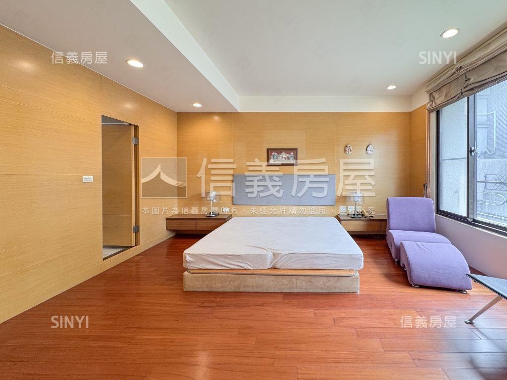 高鐵電梯面寬豪華別墅房屋室內格局與周邊環境