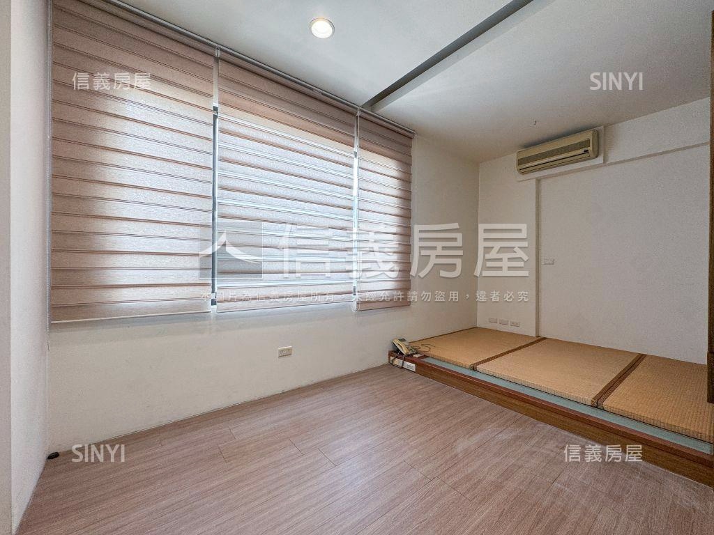 高鐵電梯面寬豪華別墅房屋室內格局與周邊環境