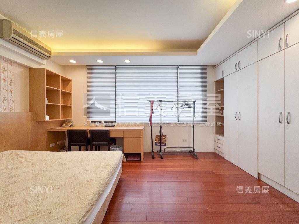 高鐵電梯面寬豪華別墅房屋室內格局與周邊環境