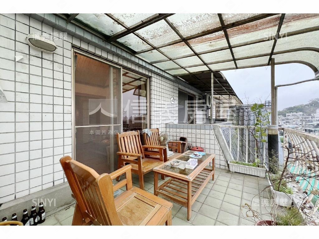 研究苑挑高大廳透天厝房屋室內格局與周邊環境