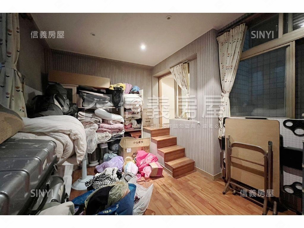 研究苑挑高大廳透天厝房屋室內格局與周邊環境