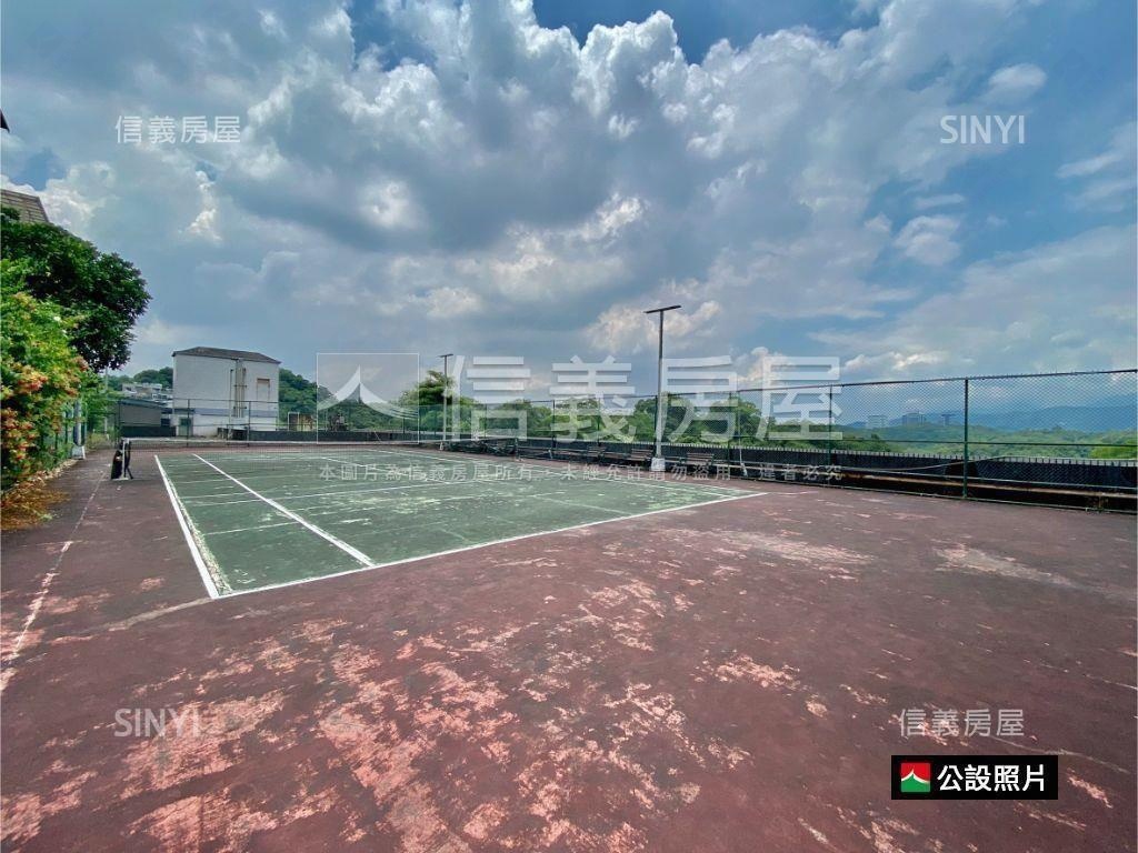 研究苑挑高大廳透天厝房屋室內格局與周邊環境