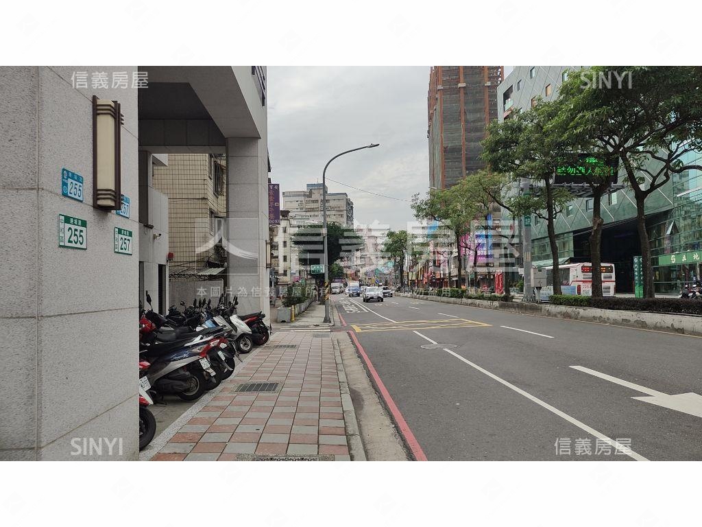 利舟荷悅大店面附平面車位房屋室內格局與周邊環境