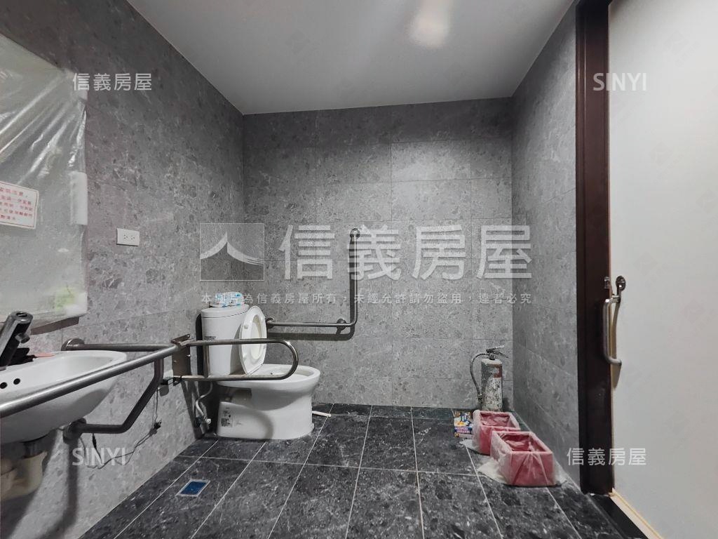 利舟荷悅大店面附平面車位房屋室內格局與周邊環境