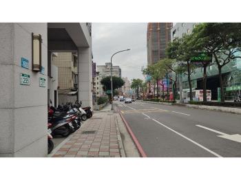 利舟荷悅大店面附平面車位