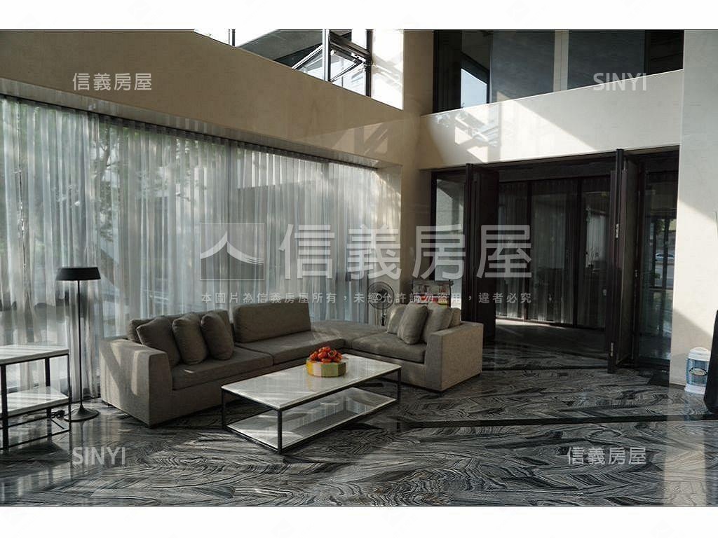 近１３期登陽四房雙平車房屋室內格局與周邊環境