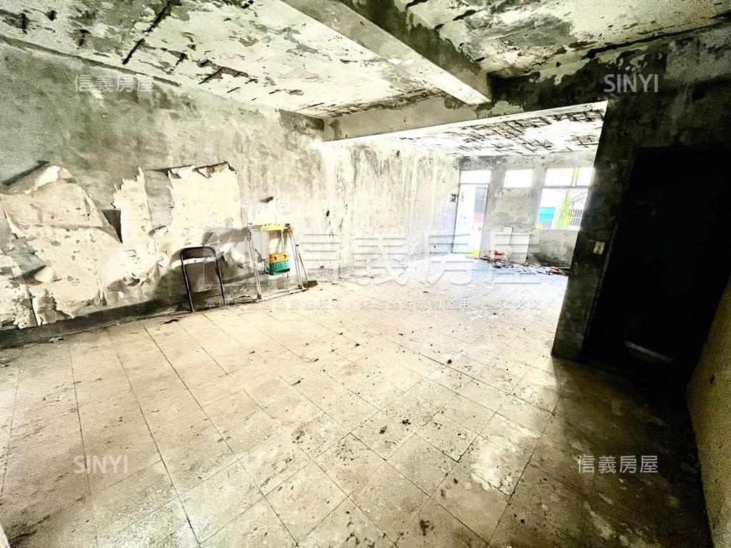 頂好毛坯自創享退樂福透天房屋室內格局與周邊環境