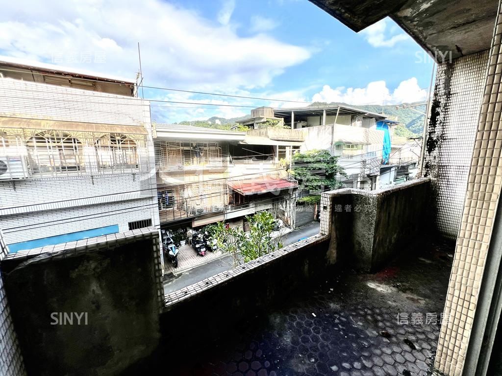 頂好毛坯自創享退樂福透天房屋室內格局與周邊環境