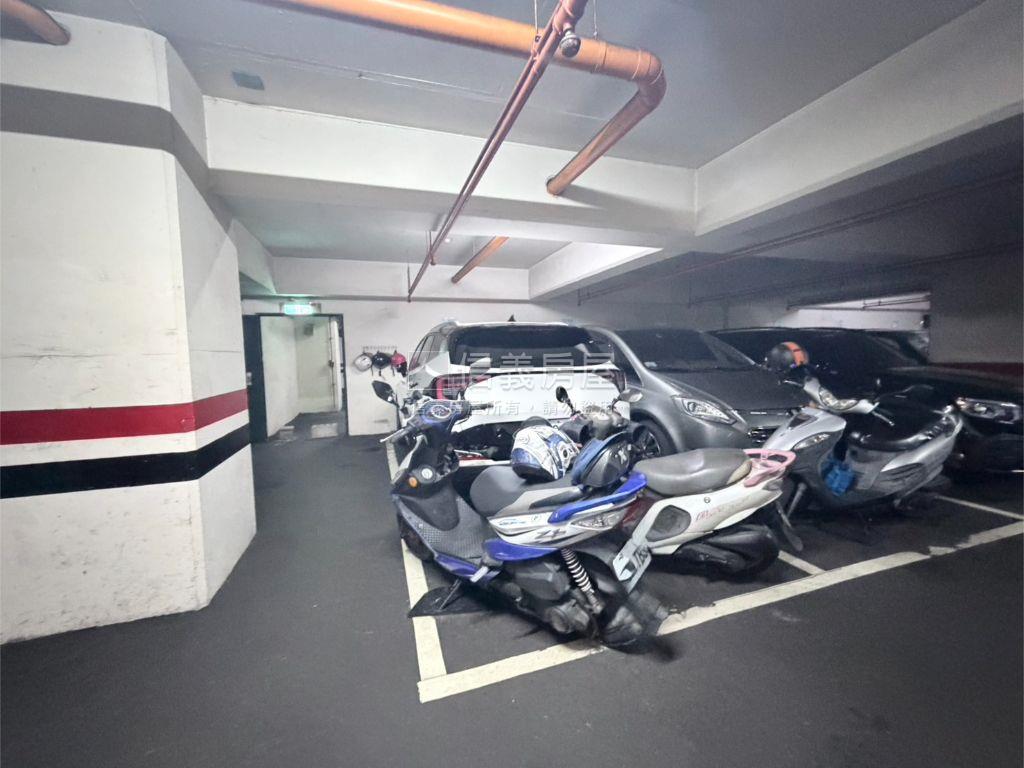 白金漢宮３房１室平車房屋室內格局與周邊環境
