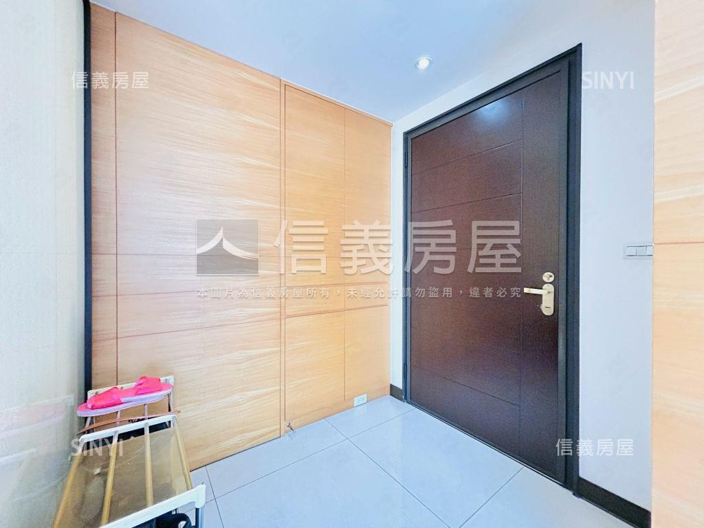 合輝醇品大器四房車位房屋室內格局與周邊環境