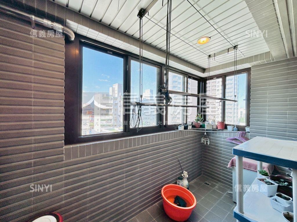 合輝醇品大器四房車位房屋室內格局與周邊環境