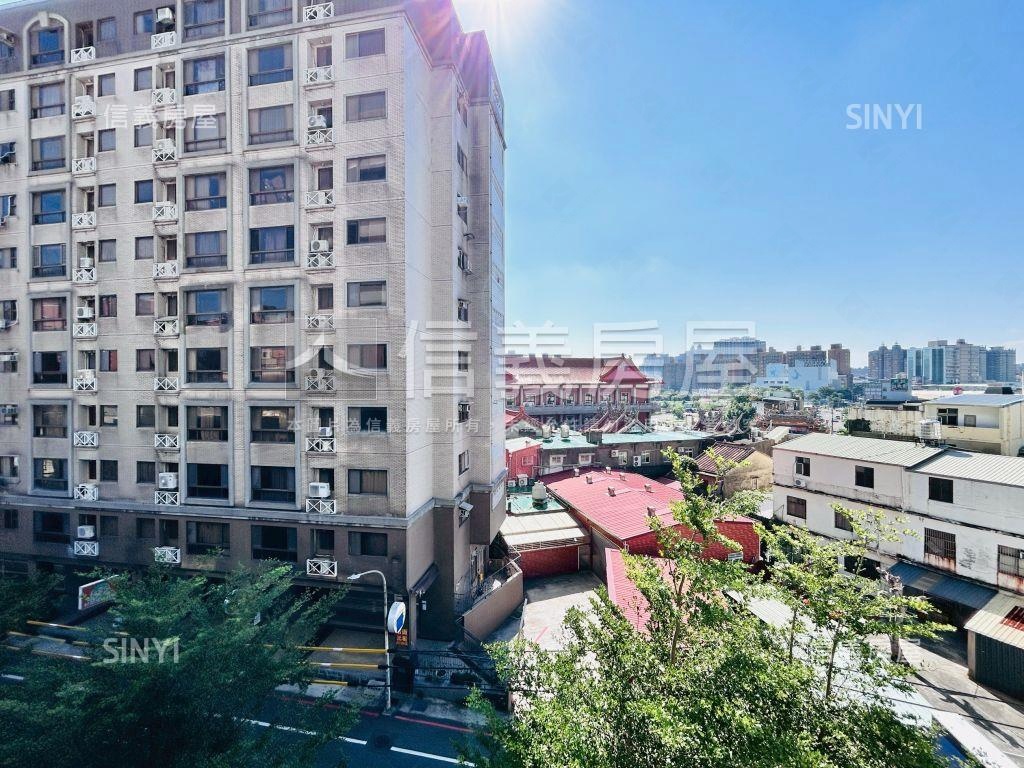 合輝醇品大器四房車位房屋室內格局與周邊環境