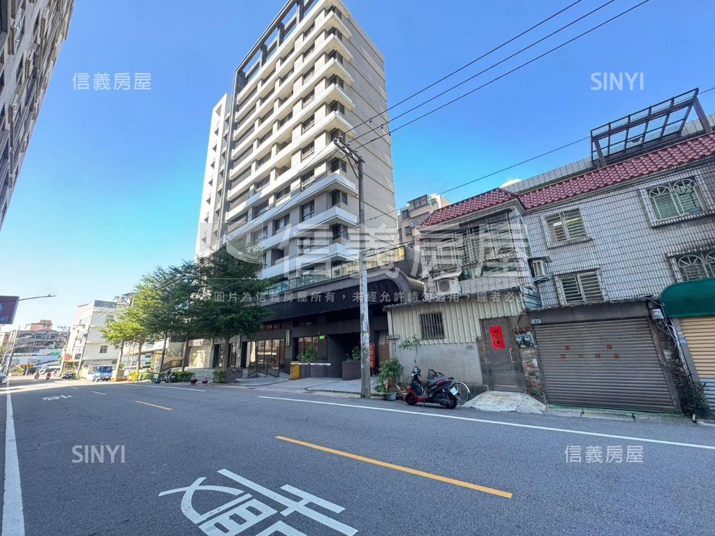 合輝醇品大器四房車位房屋室內格局與周邊環境