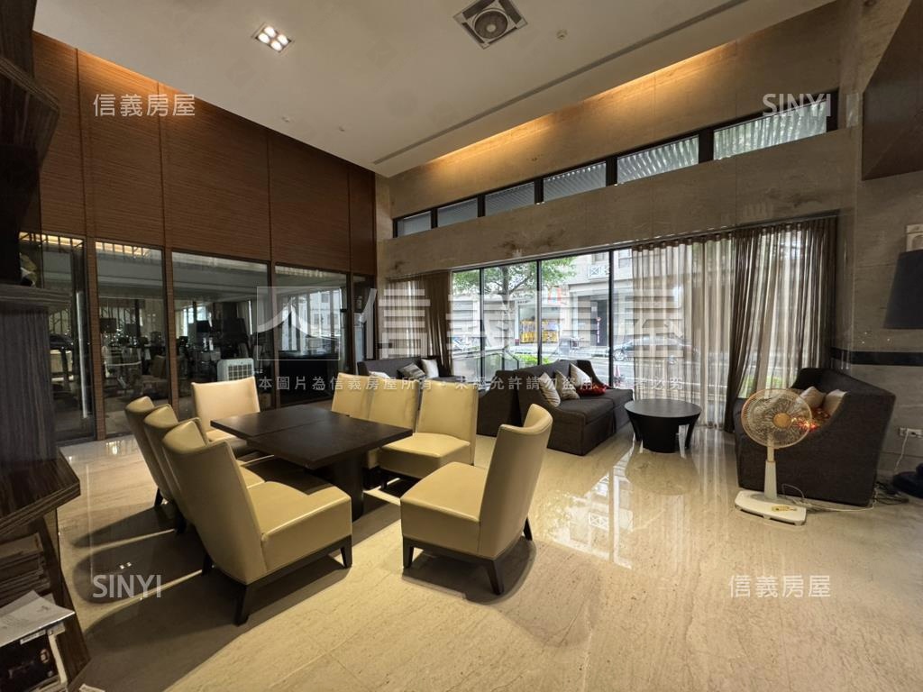 合輝醇品大器四房車位房屋室內格局與周邊環境