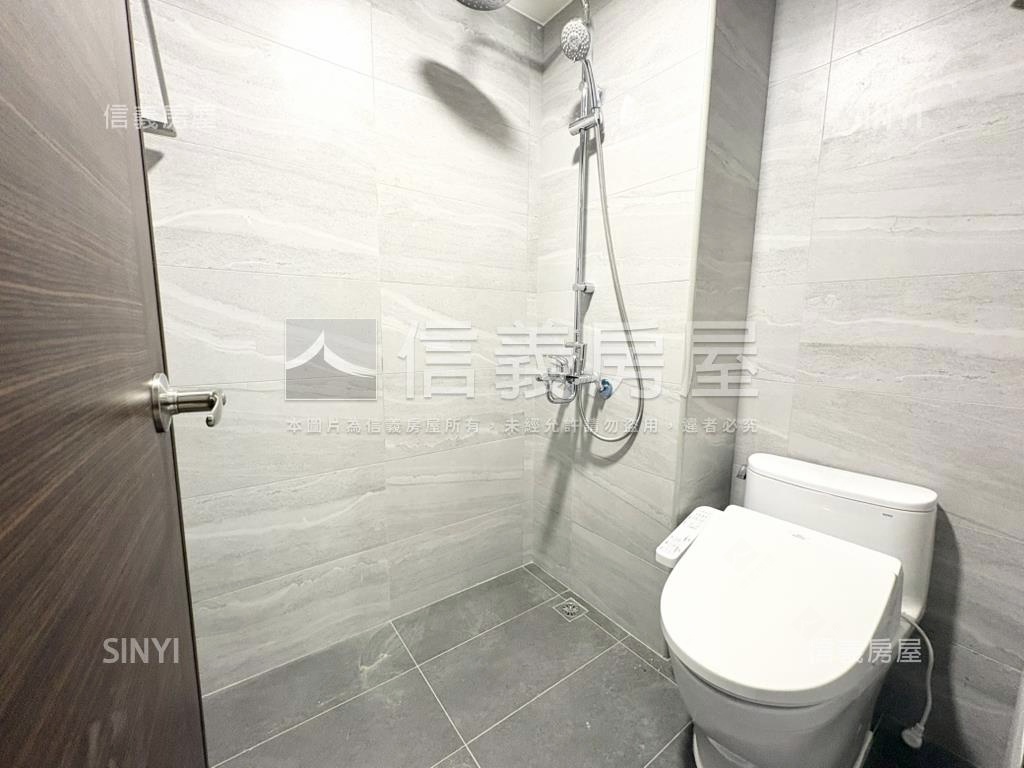 陽光灑落質感優美小宅房屋室內格局與周邊環境