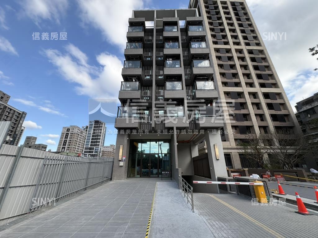 陽光灑落質感優美小宅房屋室內格局與周邊環境