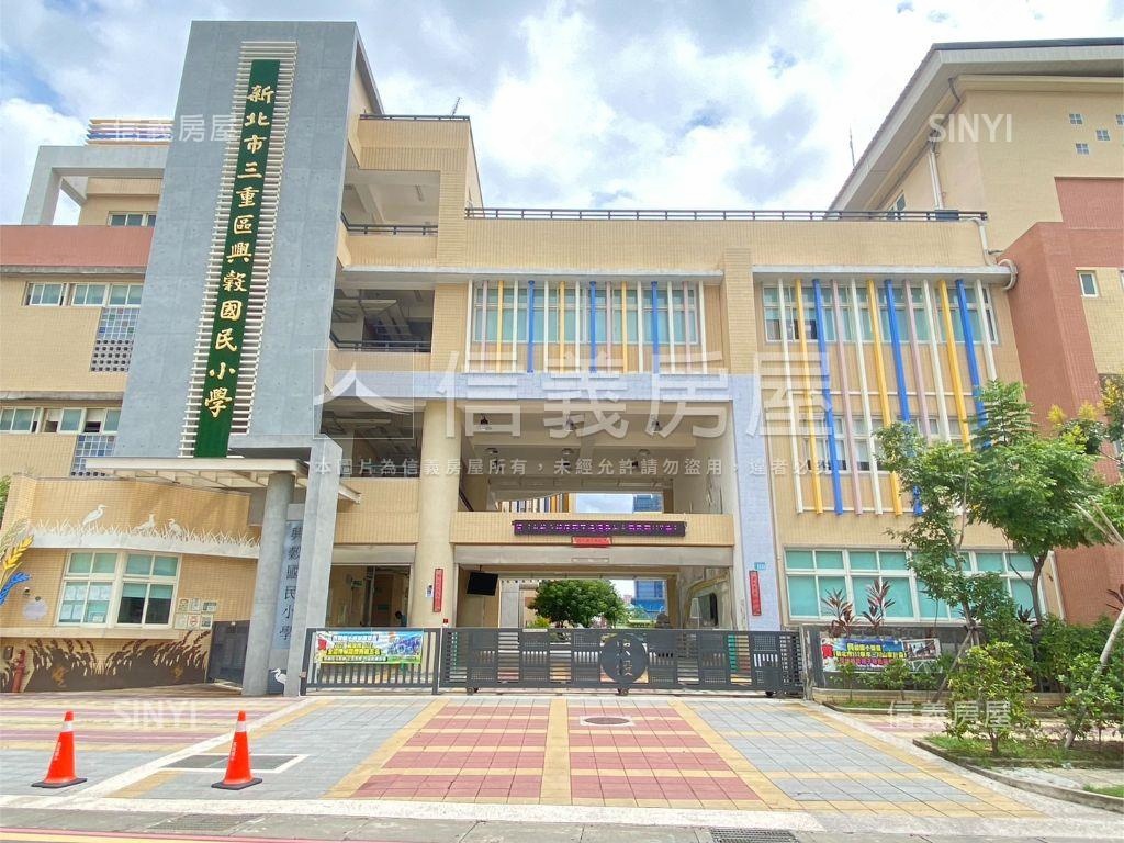 陽光灑落質感優美小宅房屋室內格局與周邊環境