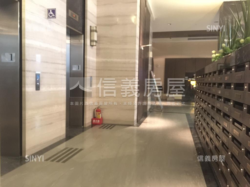 勝美ＬＡＯＮＥ美屋平車位房屋室內格局與周邊環境