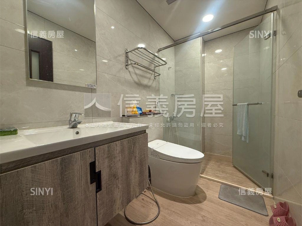 泓運發達宅角窗透店房屋室內格局與周邊環境