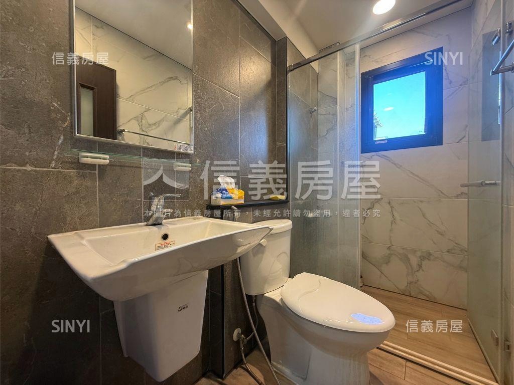 泓運發達宅角窗透店房屋室內格局與周邊環境