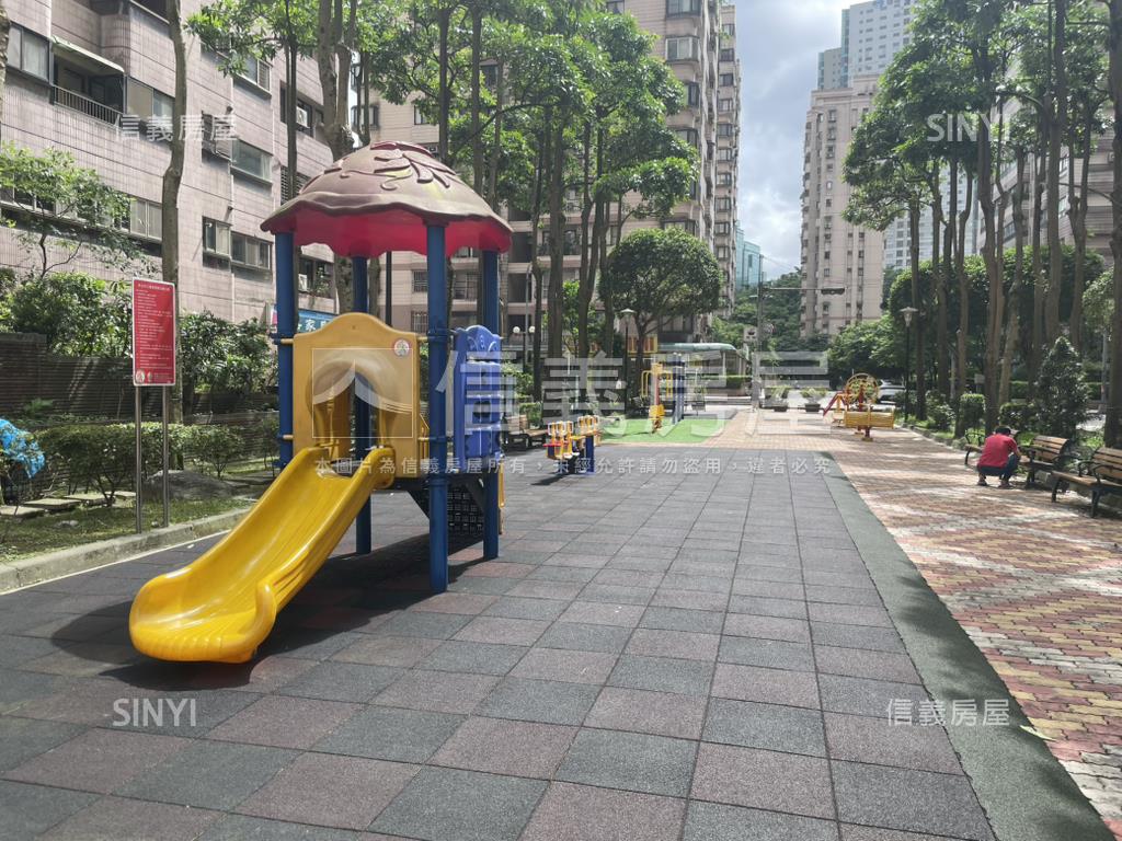 汐科站登峰高樓邊間３房車房屋室內格局與周邊環境
