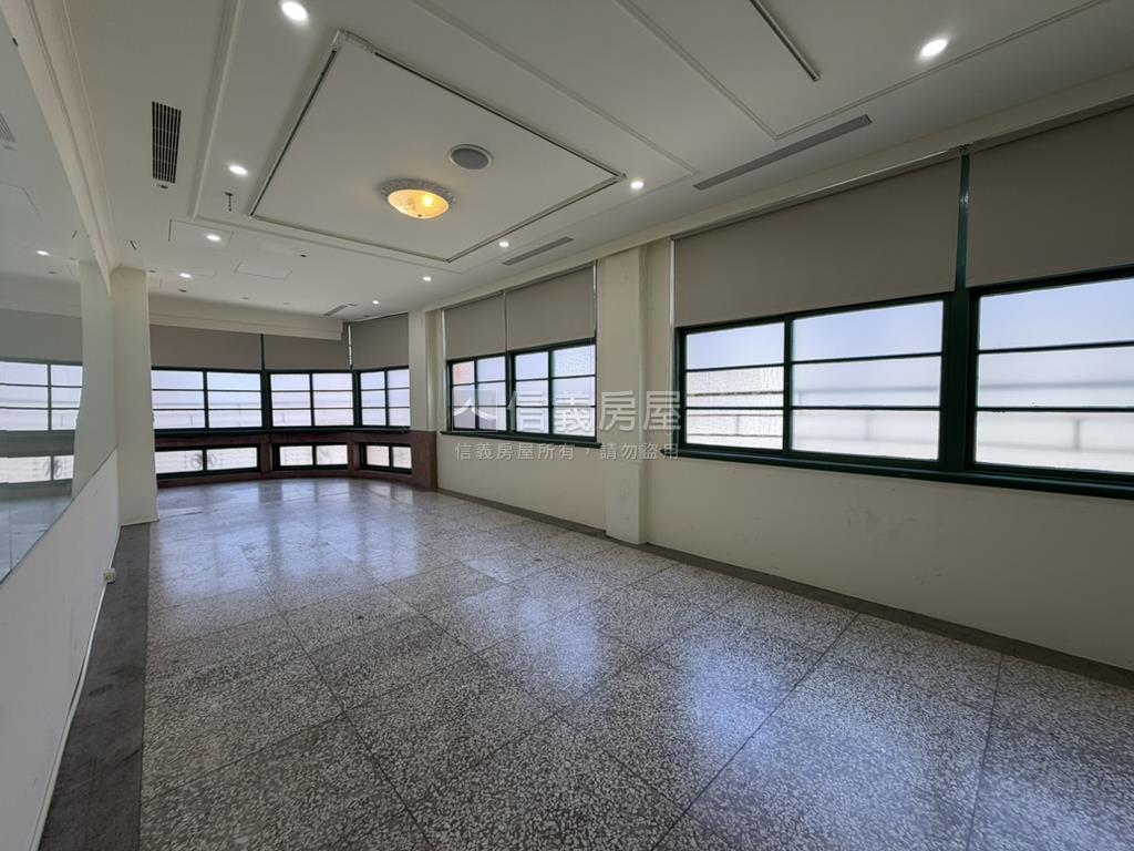 迪化２０７博物館稀有大窗房屋室內格局與周邊環境