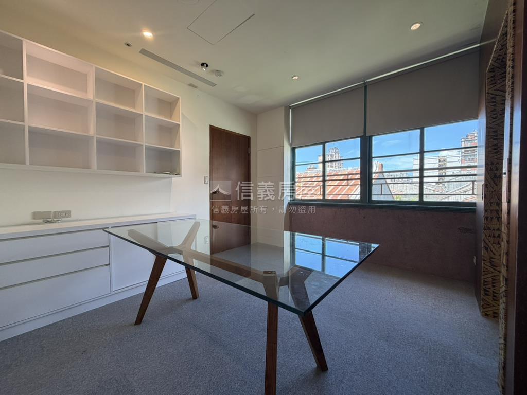 迪化２０７博物館稀有大窗房屋室內格局與周邊環境