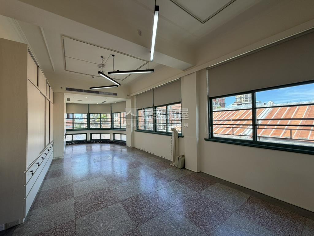 迪化２０７博物館稀有大窗房屋室內格局與周邊環境