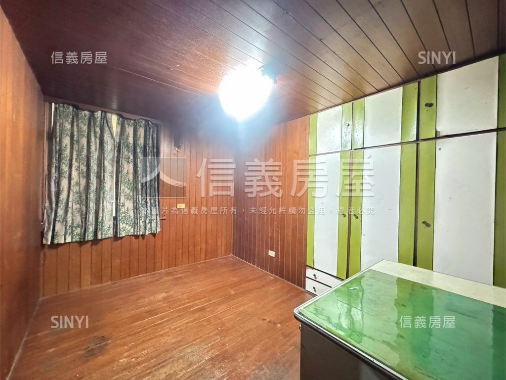 公園一路邊間二樓房屋室內格局與周邊環境