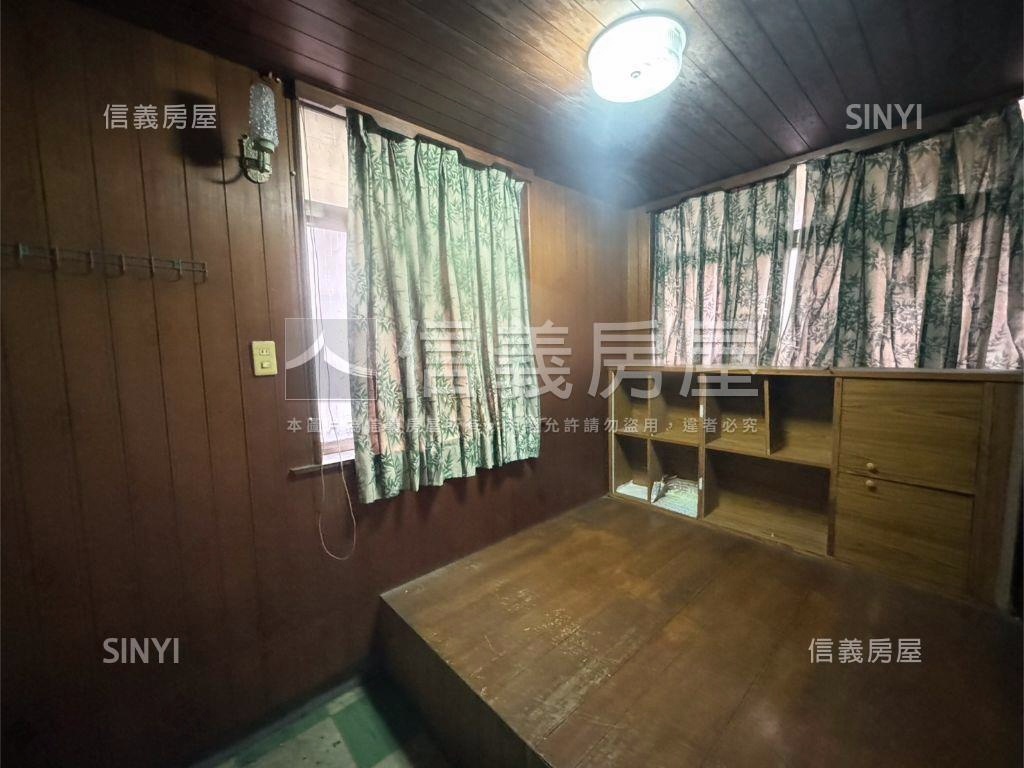 公園一路邊間二樓房屋室內格局與周邊環境