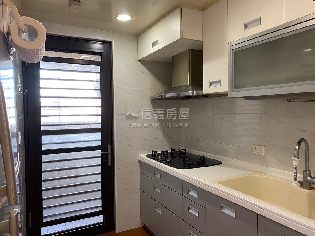 光翼美兩房車位房屋室內格局與周邊環境