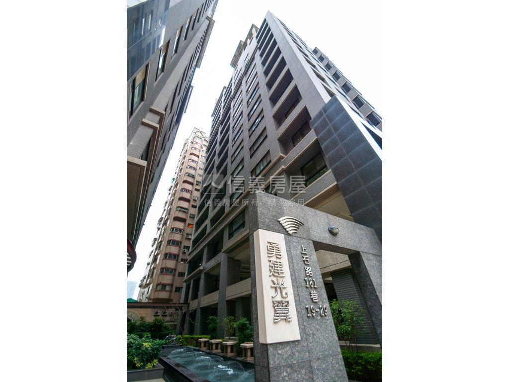 光翼美兩房車位房屋室內格局與周邊環境