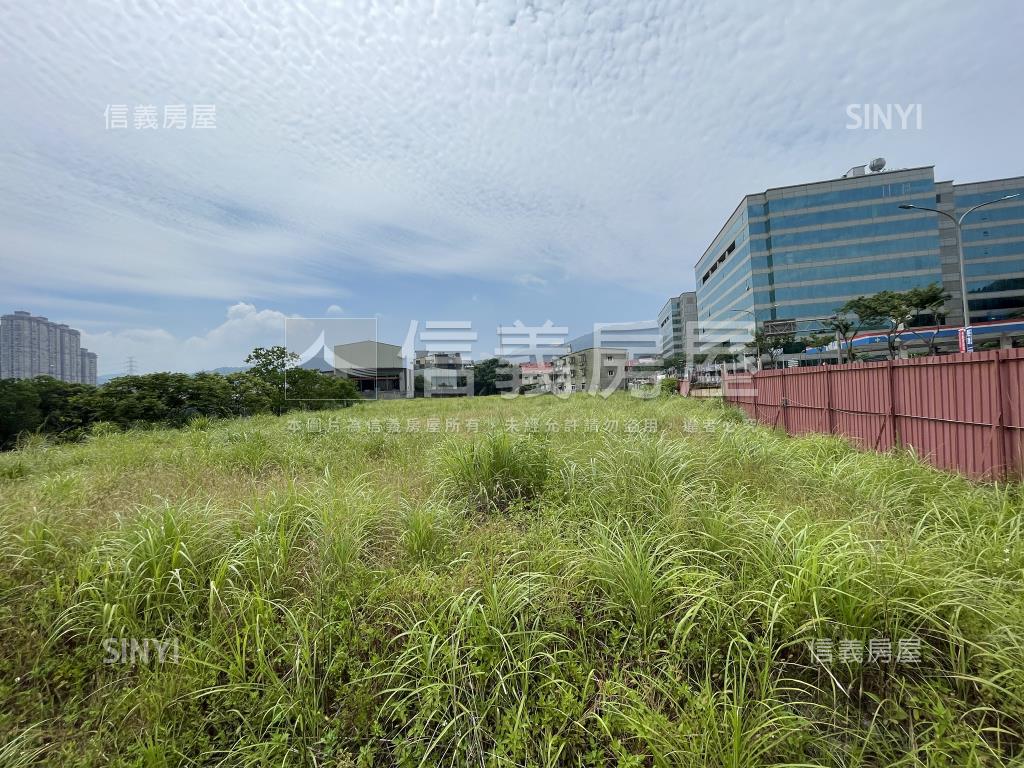 汐止臨路２３０５乙工土地房屋室內格局與周邊環境